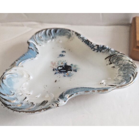 Antique Westmoreland Milk Glass Trinket/ Ring Dish 5" x 5 1/2" - Picture 2 of 10